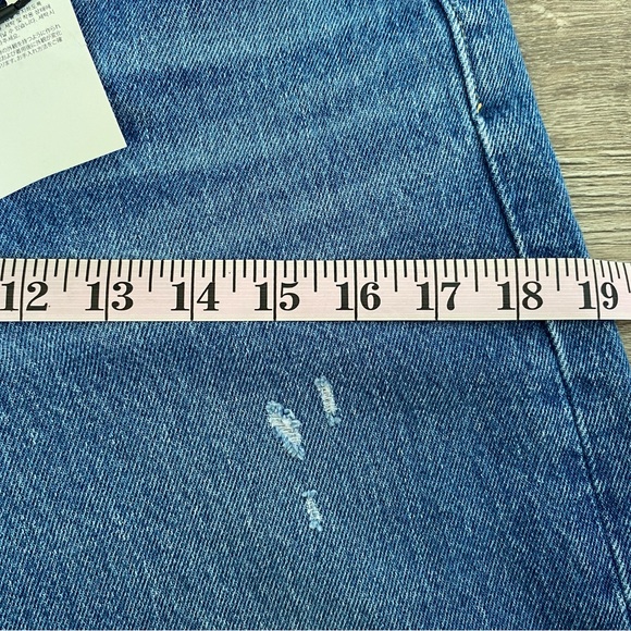 MSRP $108 NWT 24x32 High Rise Levi’s “501 Skinny” Jeans Destructed Medium Indigo - Picture 12 of 14